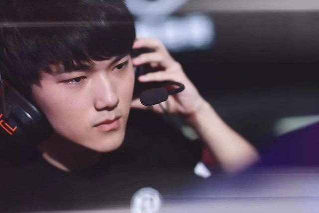 Baolan看宁王想转会：跟谁转呢？只能跟打野队长转 感觉同费才行