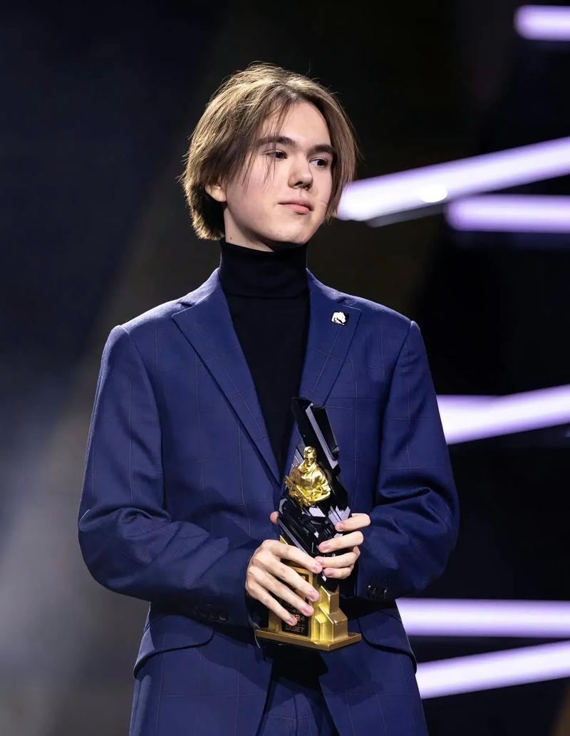 传闻： Falcons 将在 2025 年 BLAST.tv 奥斯汀 Major 之后用 kyousuke 替换 TeSeS ，来自 Spirit 学院